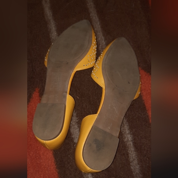 Jones New York Yellow Golden Flats - Picture 8 of 8